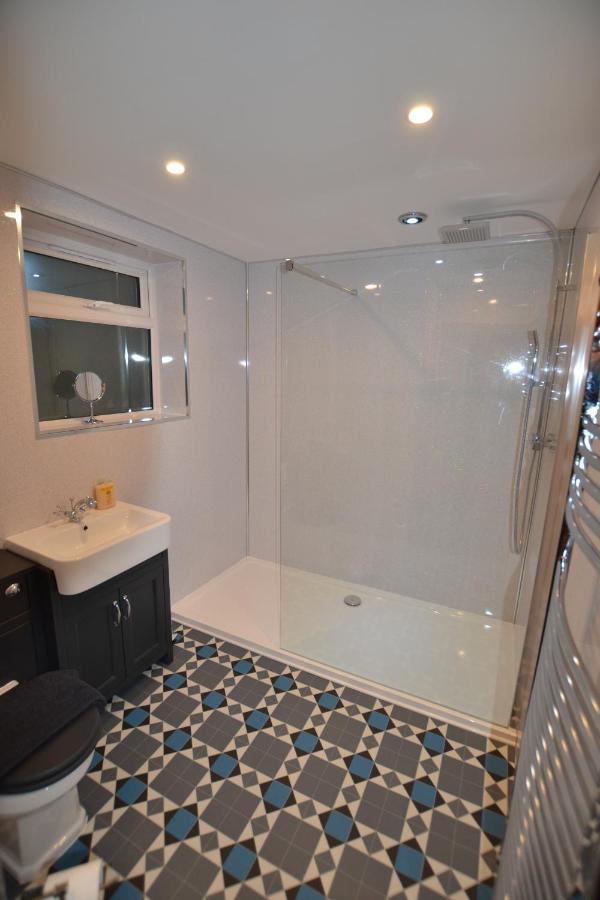 Mayflower 2 Bed Boutique Apartment - Stayseekers Salisbury Bagian luar foto