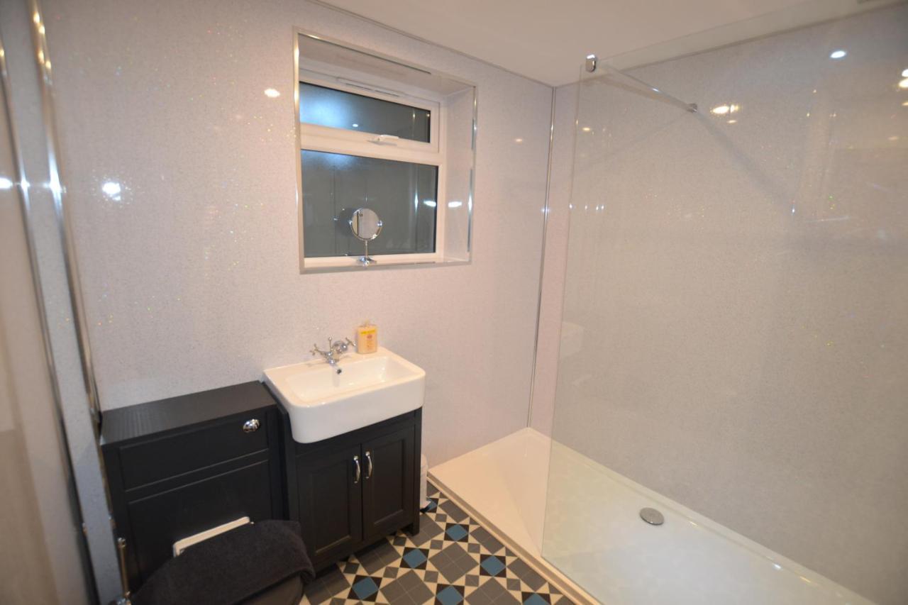 Mayflower 2 Bed Boutique Apartment - Stayseekers Salisbury Bagian luar foto
