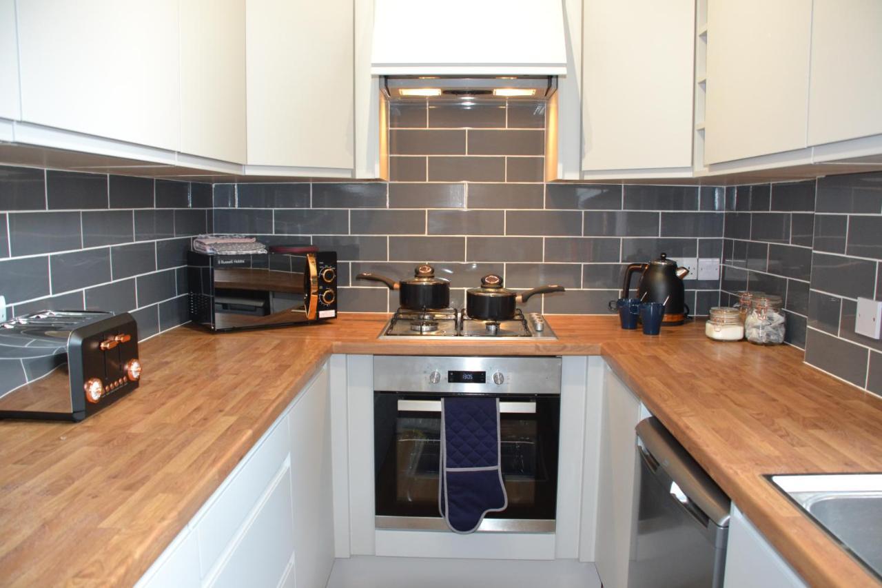 Mayflower 2 Bed Boutique Apartment - Stayseekers Salisbury Bagian luar foto